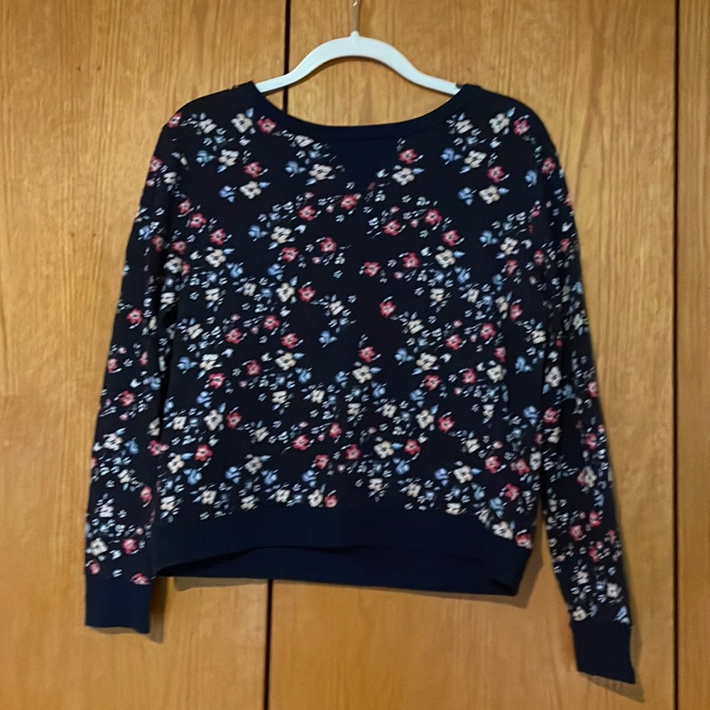 Nollie navy and floral crew neck
